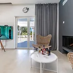 Luxury Valhalla With Private Pool *