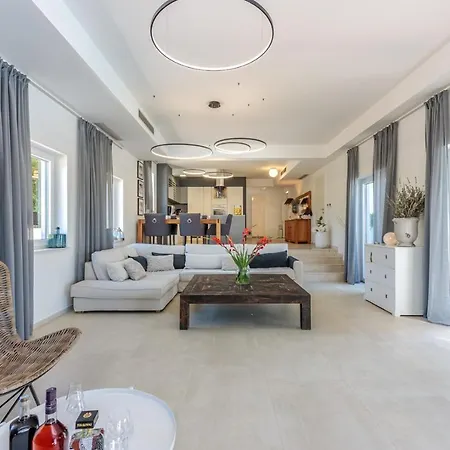 Luxury Valhalla With Private Pool Villa Barat (Rovinj)
