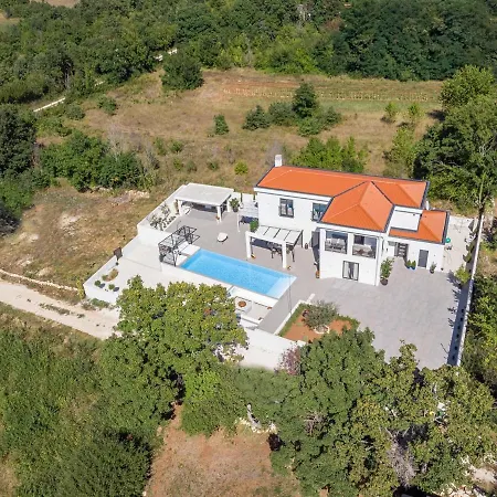 Luxury Valhalla With Private Pool Villa