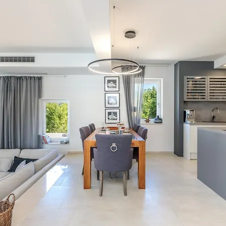 Luxury Valhalla With Private Pool Вилла Barat (Rovinj)