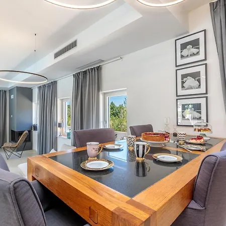 Luxury Valhalla With Private Pool Villa Barat (Rovinj)