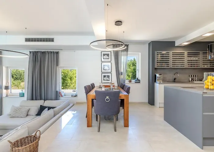 Luxury Valhalla With Private Pool 빌라 Barat (Rovinj)