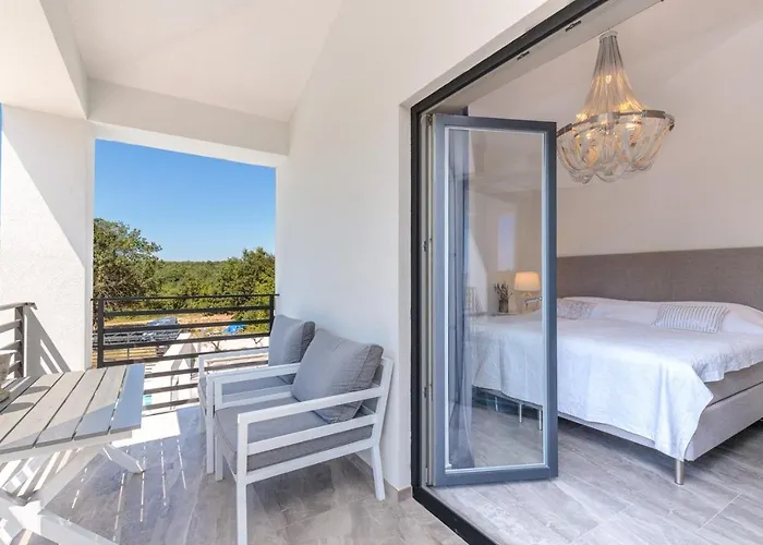 Luxury Valhalla With Private Pool *