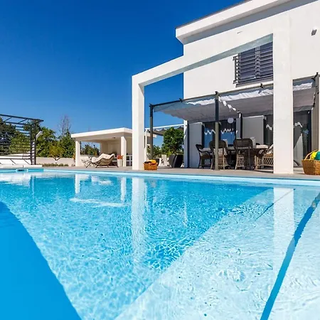 Luxury Valhalla With Private Pool Villa Barat (Rovinj)