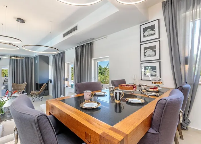 Luxury Valhalla With Private Pool Villa Barat (Rovinj)