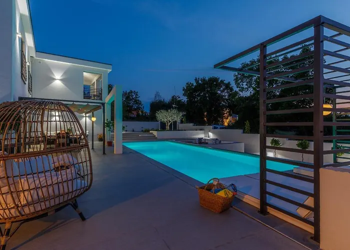 Luxury Valhalla With Private Pool Vila