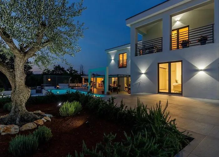 Vila Luxury Valhalla With Private Pool *